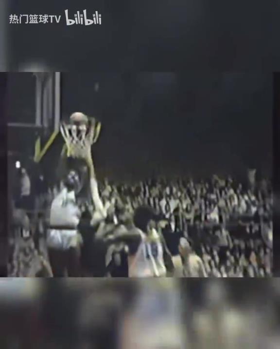 這是怪物嗎？張伯倫高中時期是怎么打球的？校園里的明星！