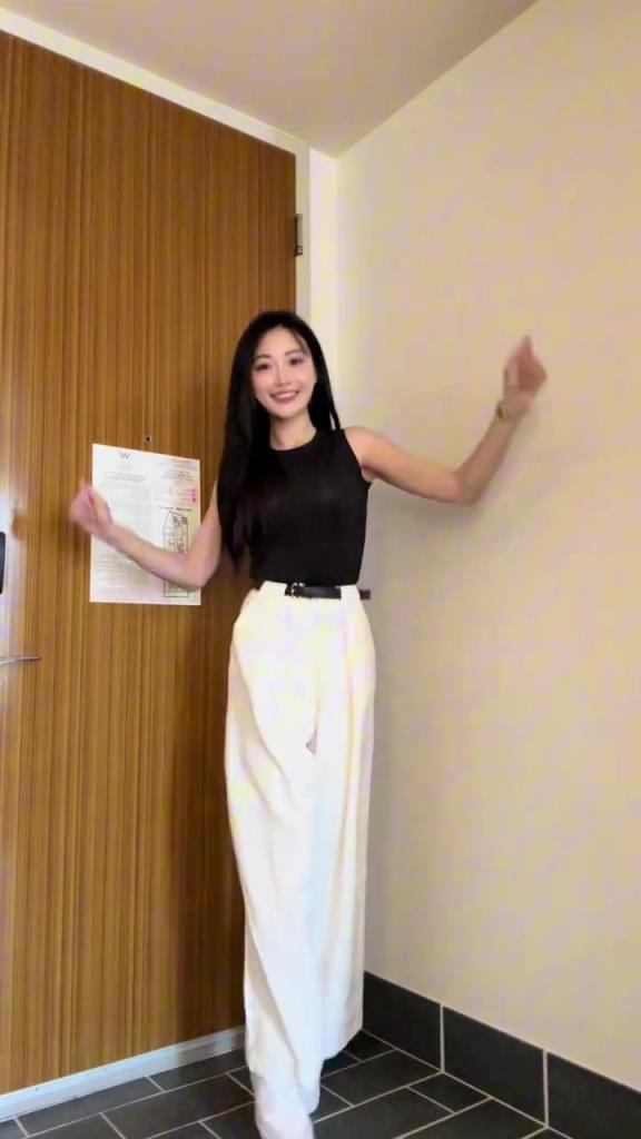 孟超曬自拍：常規(guī)賽正式收官啦，咱們季后賽見啦！