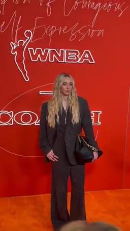 女狀元佩吉強勢登陸WNBA，實力超強，顏值也杠杠的